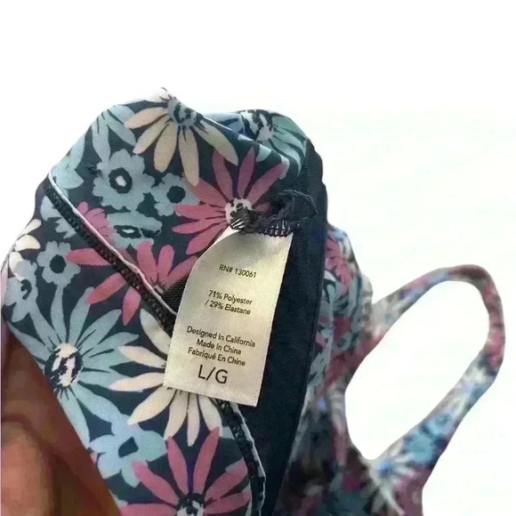 L*SPACE active Set! High Rise Leggings and underwire Bra Oopsie Daisy - Picture 7 of 14